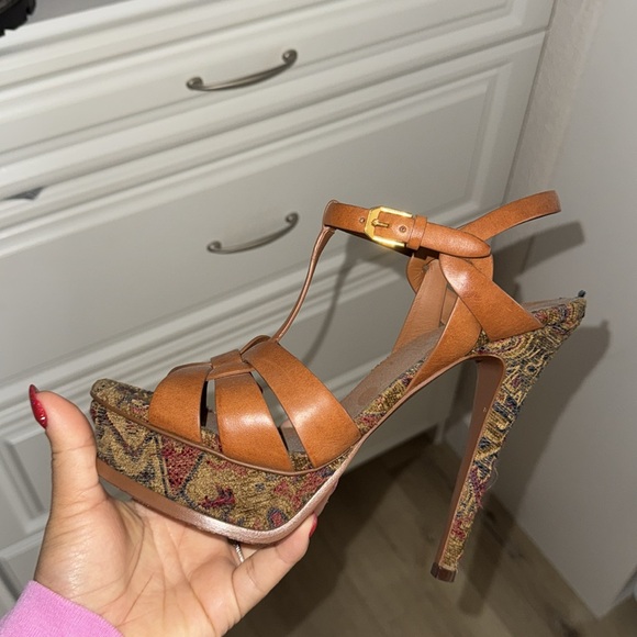 Ysl heels - Picture 3 of 8